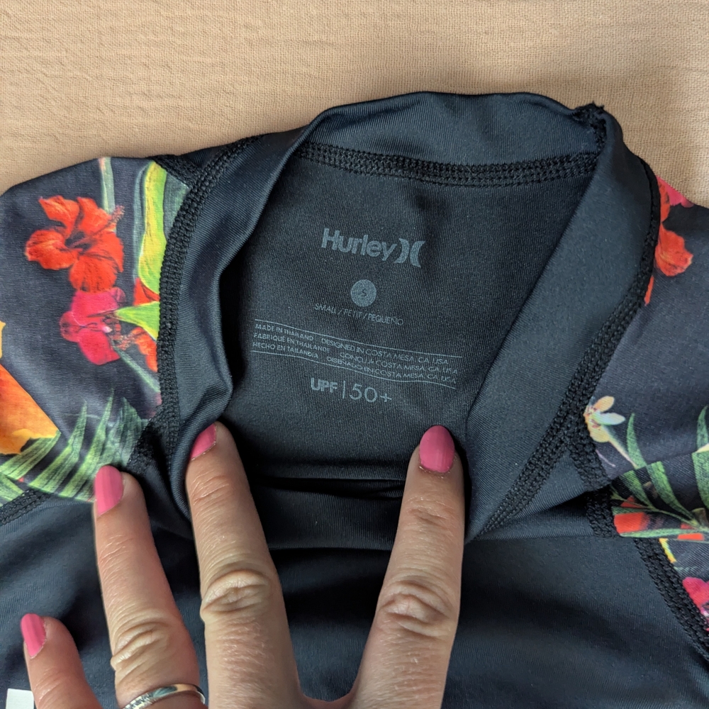 Hurley Floral Rash Guard - Picture 3 of 5
